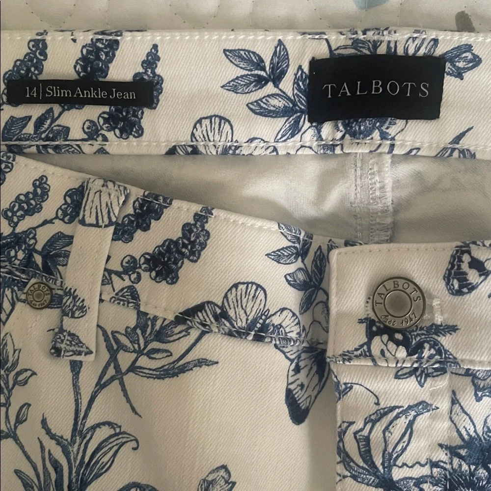 Talbot’s Slimming Ankle Jean Blue& White Butterfly Toile Print Size 14 - Picture 6 of 14